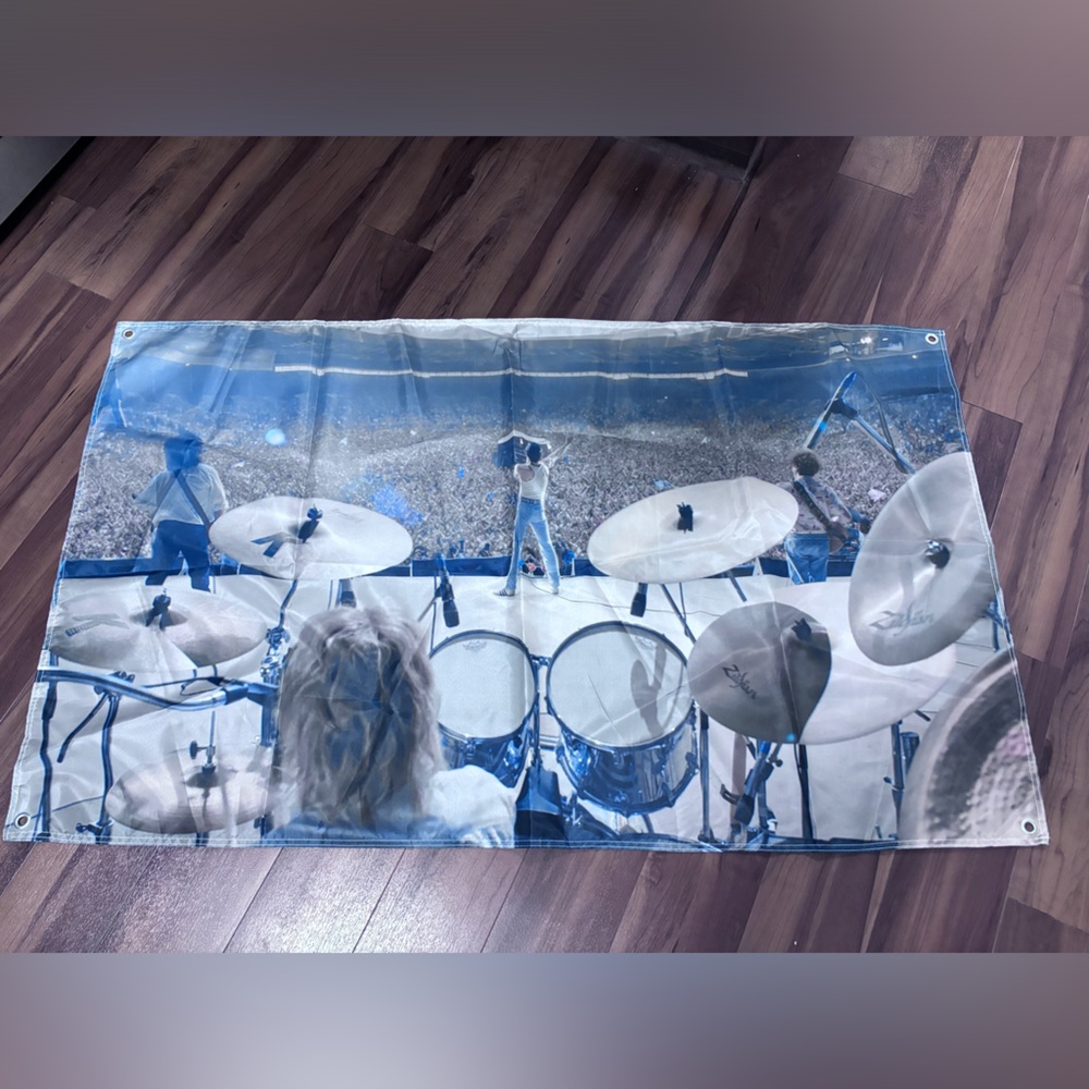 34 x 57 inch Queen tapestry banner (photo from Live Aid)